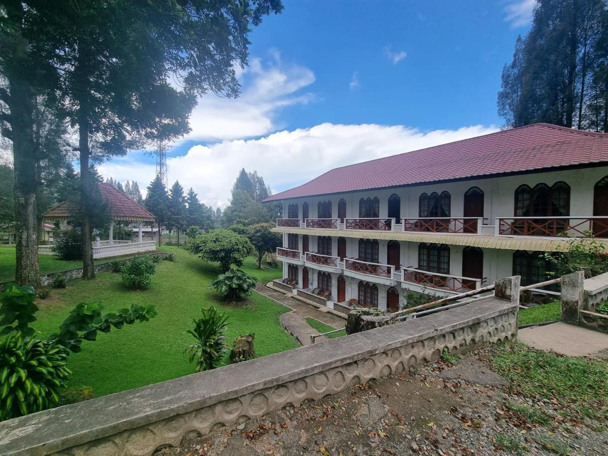 Oyo 93062 Sibayak Multinational Rest House Berastagi Bagian luar foto