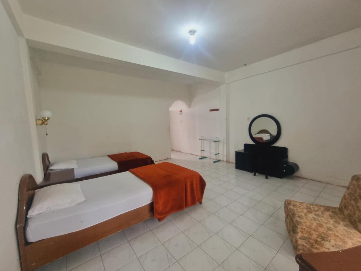 Oyo 93062 Sibayak Multinational Rest House Berastagi Bagian luar foto